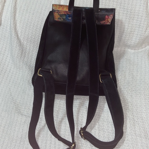 Like new Vintage Victorian Trading Company Floral Leather backpack - Picture 4 of 13